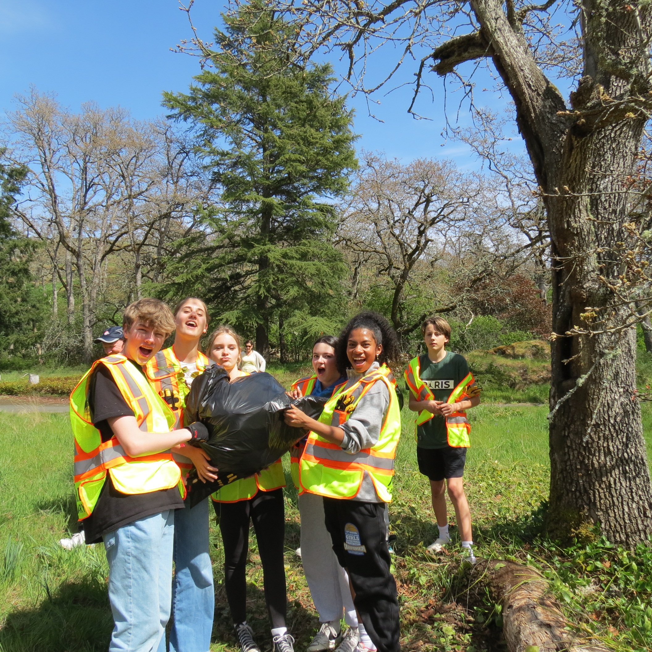 Pacific Christian Students Removing Periwinkle