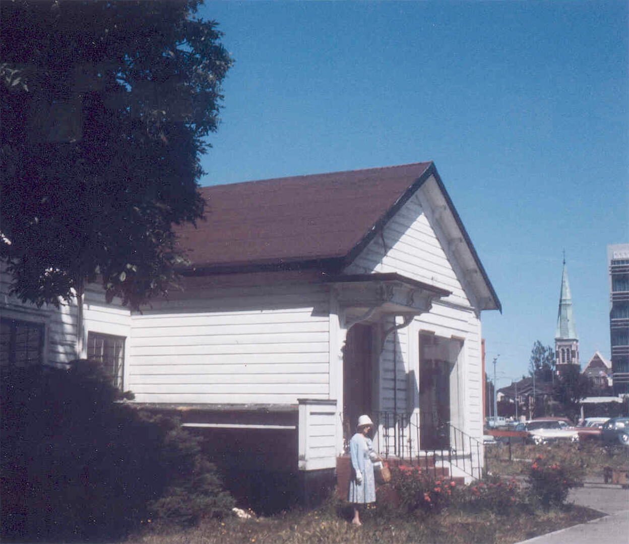 Victoria Foundation first building, Sunshine Inn
